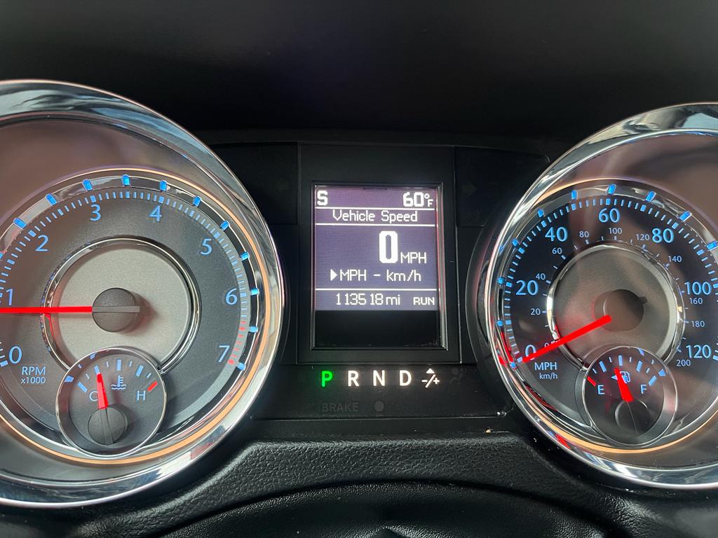 2014 Chrysler Town & Country Touring Minivan 4D