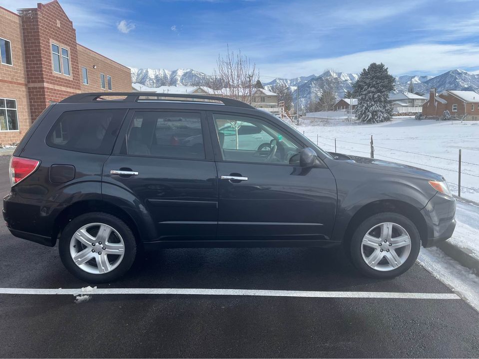 2010 Subaru Forester 2.5X Limited Sport Utility 4D