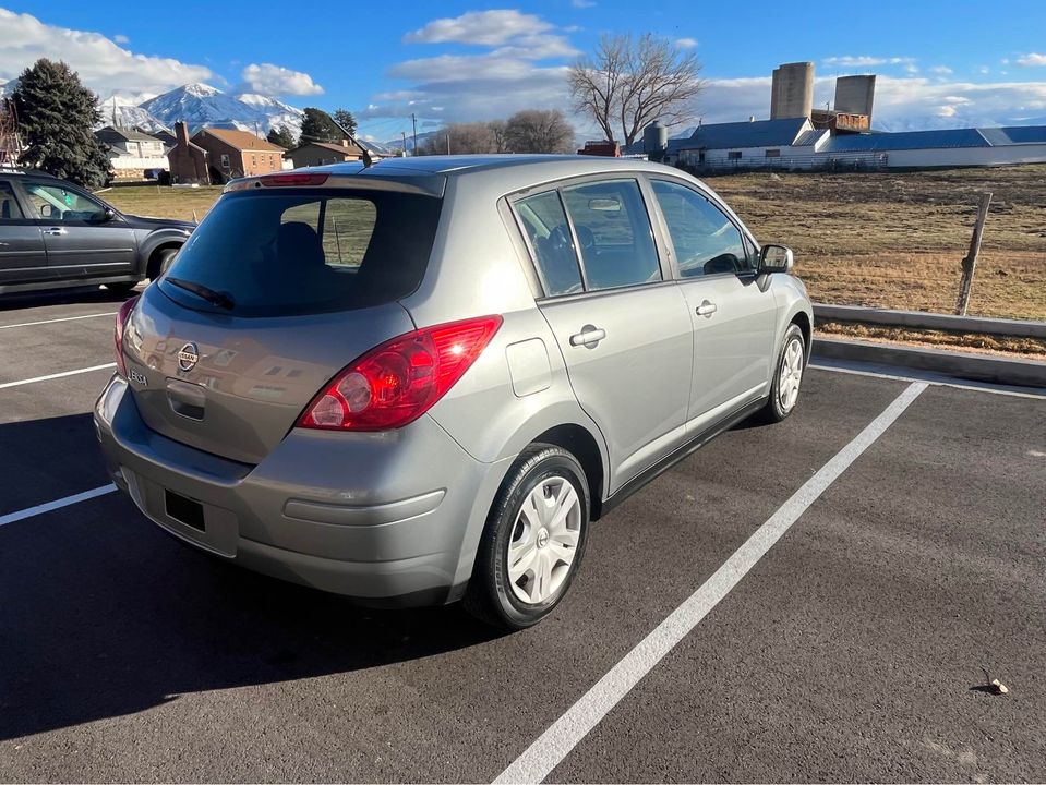 2011 Nissan Versa S Hatchback 4D