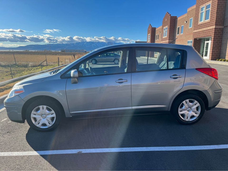 2011 Nissan Versa S Hatchback 4D