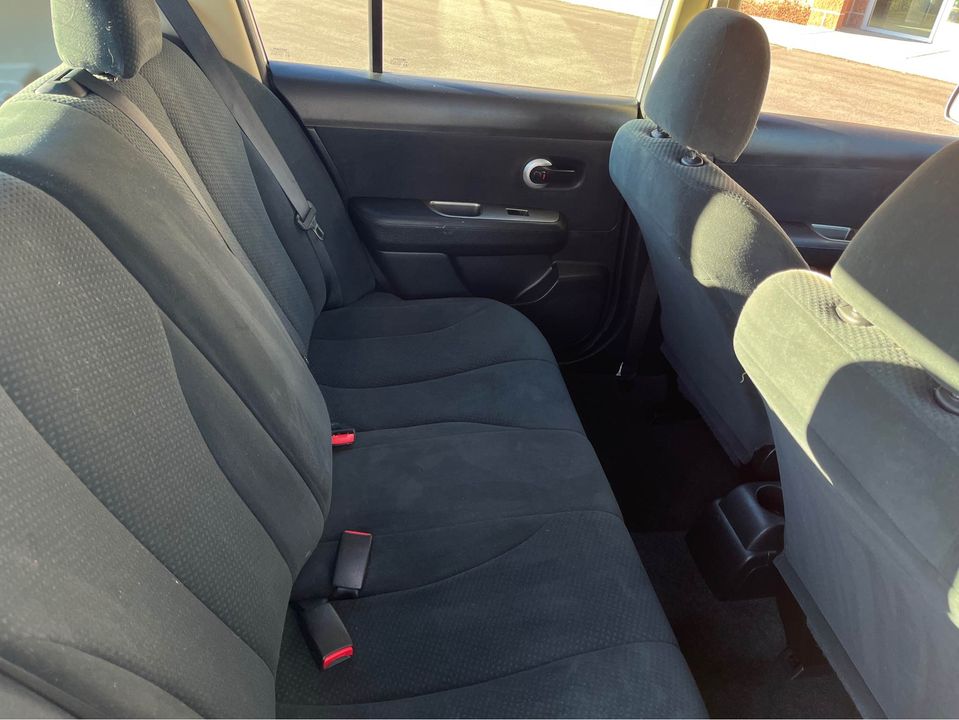 2011 Nissan Versa S Hatchback 4D