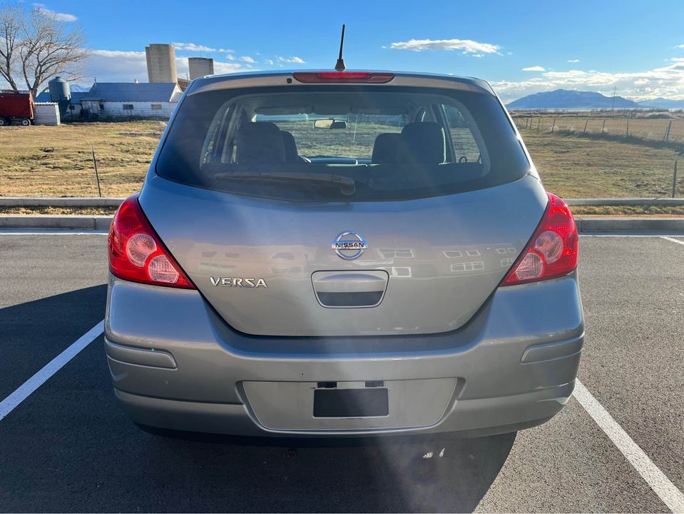 2011 Nissan Versa S Hatchback 4D