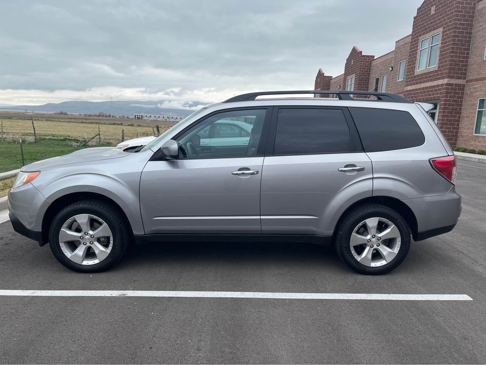 2009 Subaru forester XT Limited Sport Utility 4D