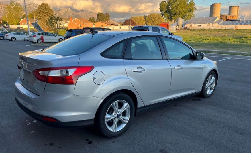 2013 Ford focus SE Sedan 4D