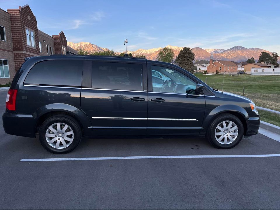 2014 Chrysler Town & Country Touring