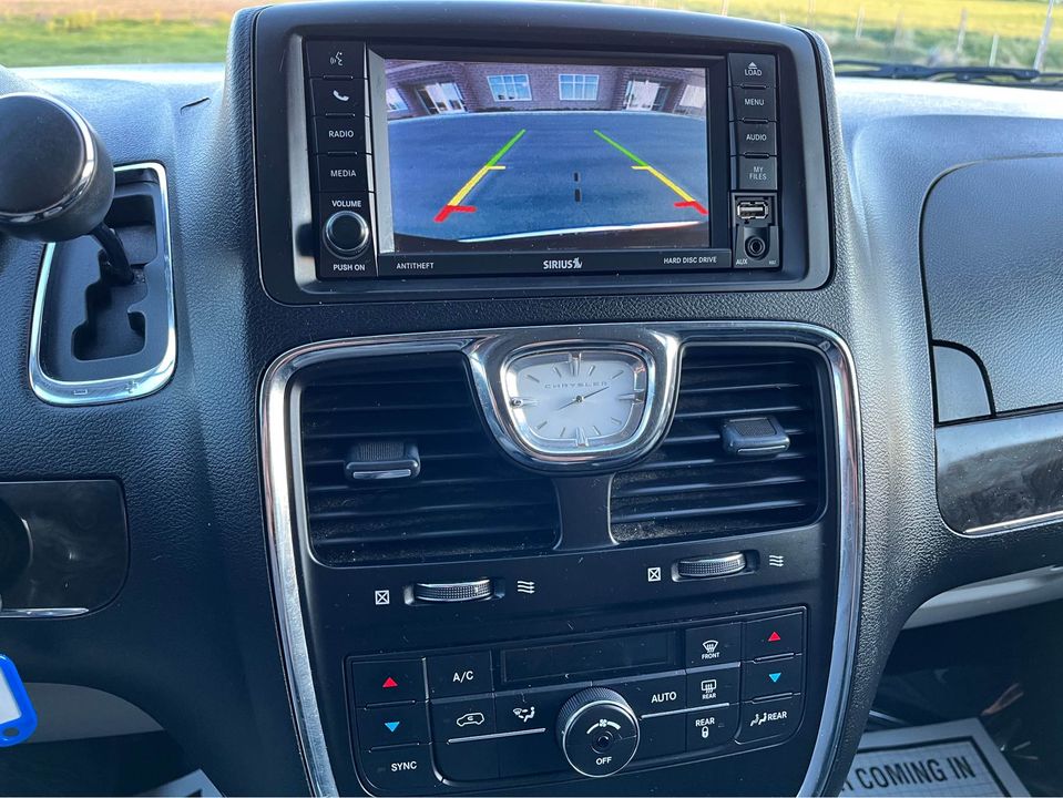 2014 Chrysler Town & Country Touring