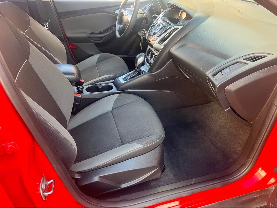 2014 Ford Focus Red