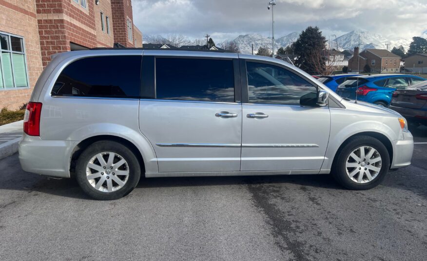 2012 Chrysler Town and Country