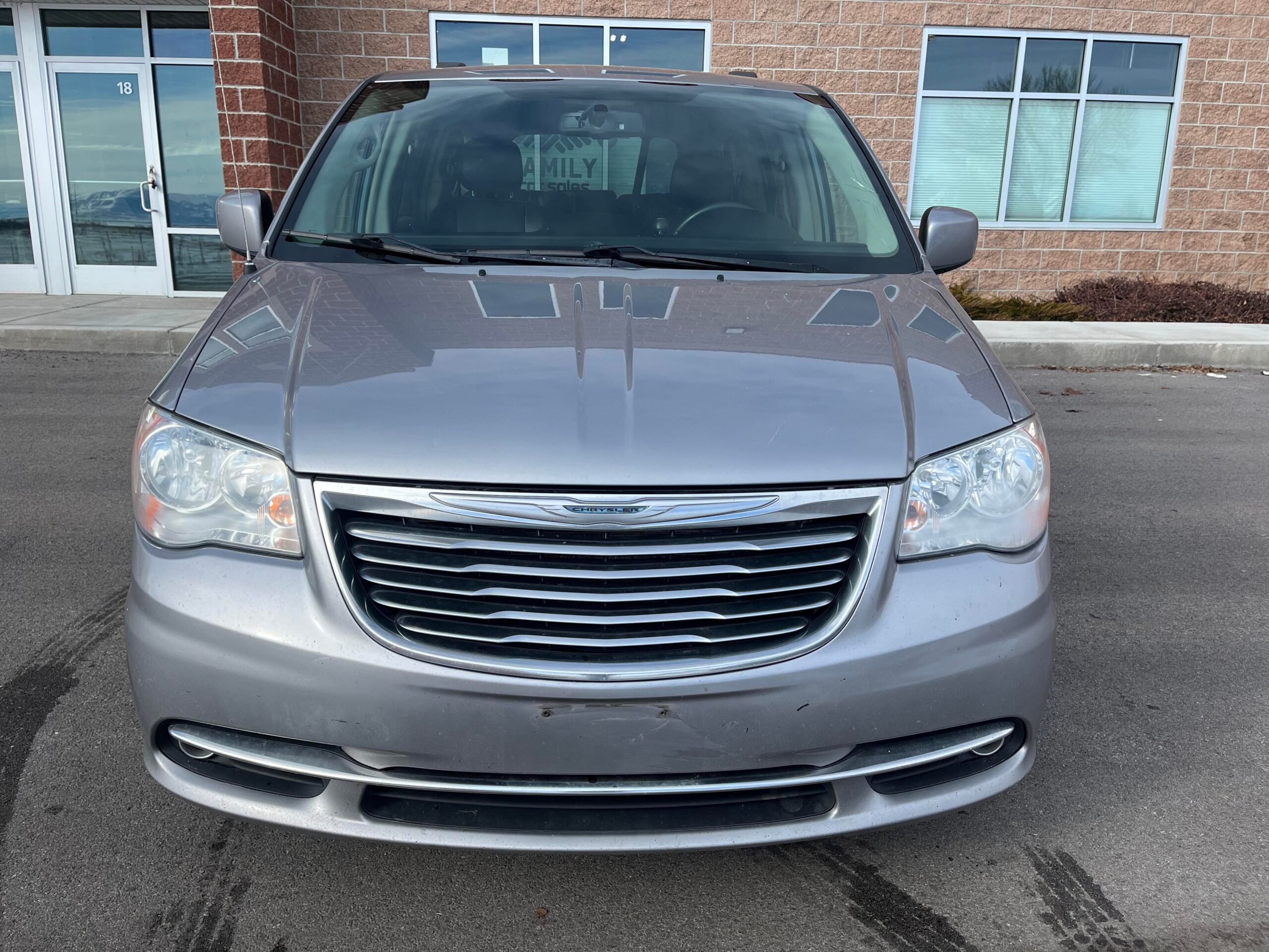 2013 Chrysler Town & Country Touring Minivan 4D
