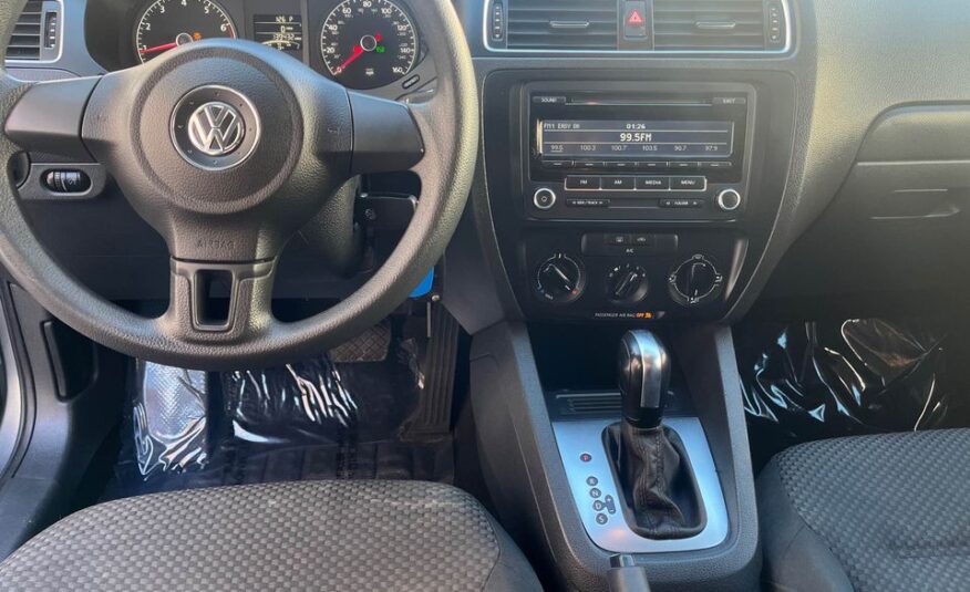 Volkswagen Jetta S