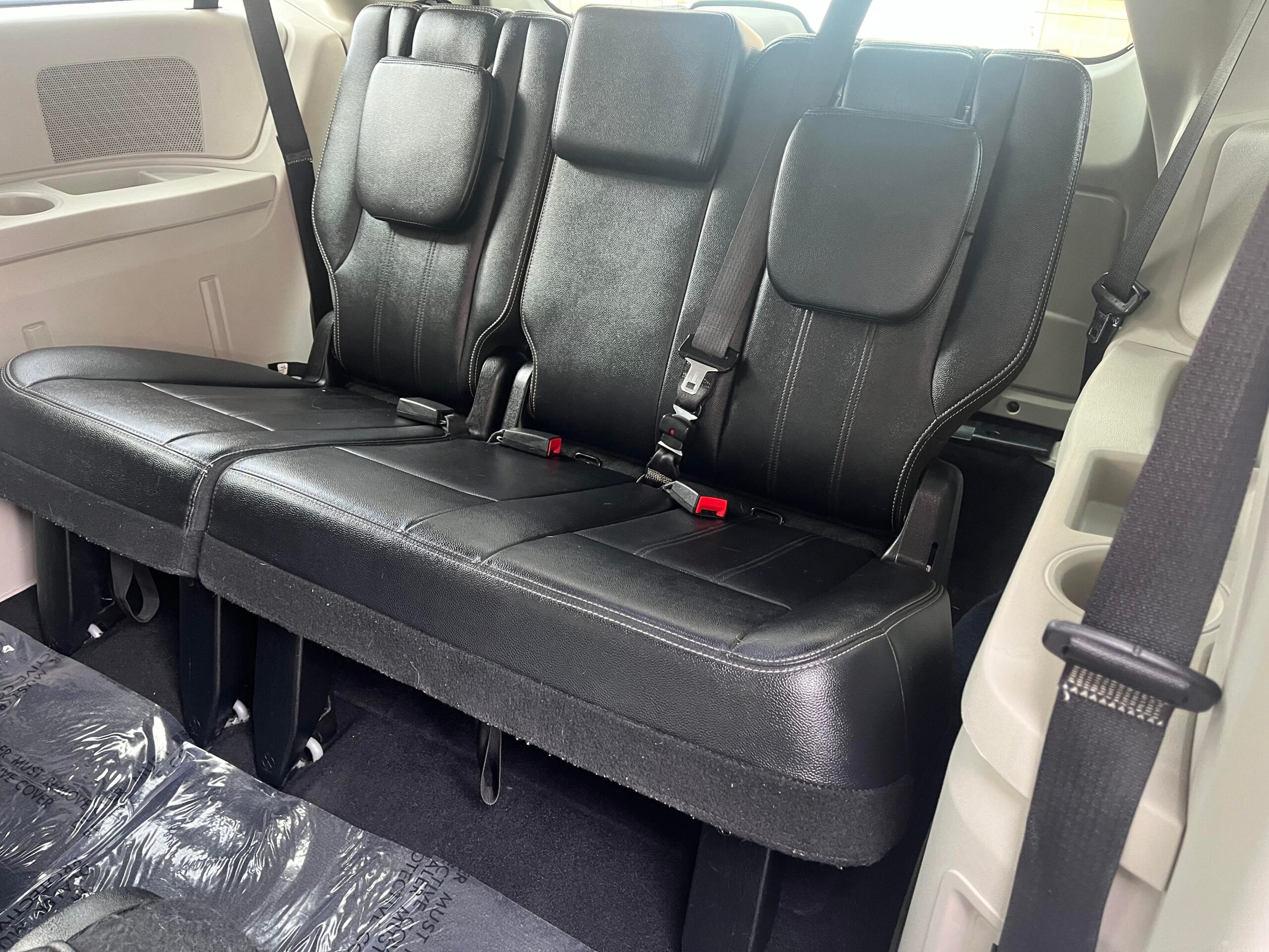 2013 Chrysler Town & Country Touring Minivan 4D