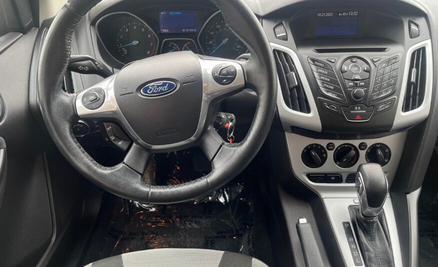 2014 Ford Focus SE Sedan 4D