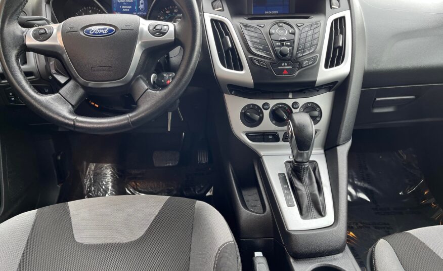 2014 Ford Focus SE Sedan 4D