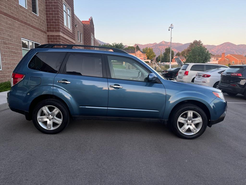 2010 Subaru Forester 2.5X Limited Sport Utility 4D