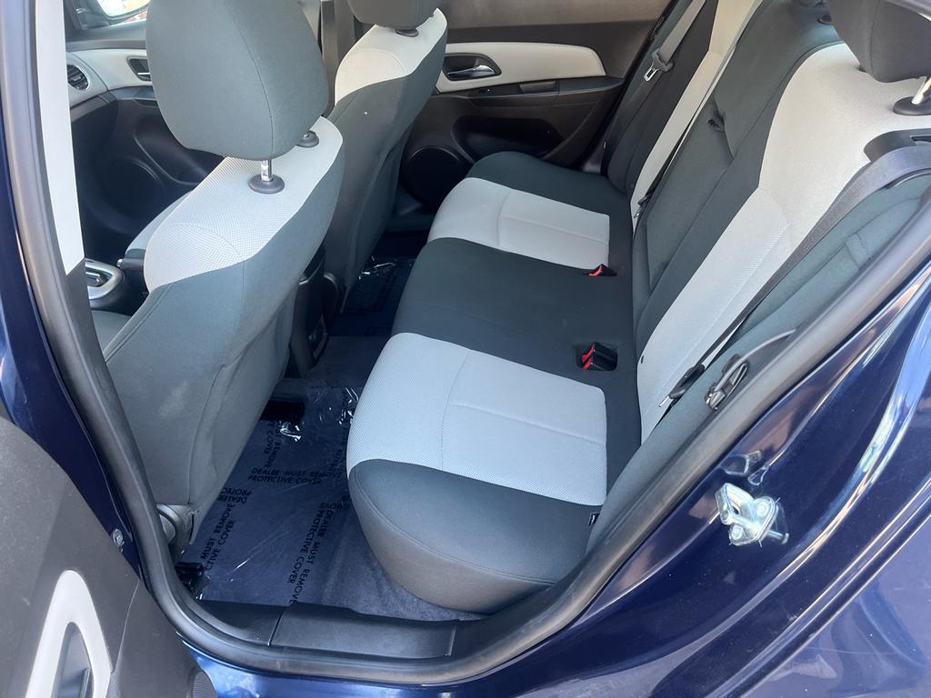 2011 Chevrolet Cruze LS Sedan 4D