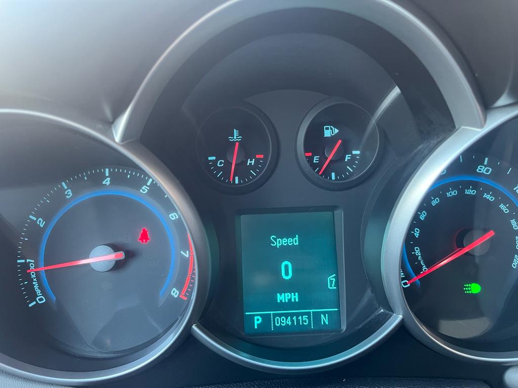 2011 Chevrolet Cruze LS Sedan 4D