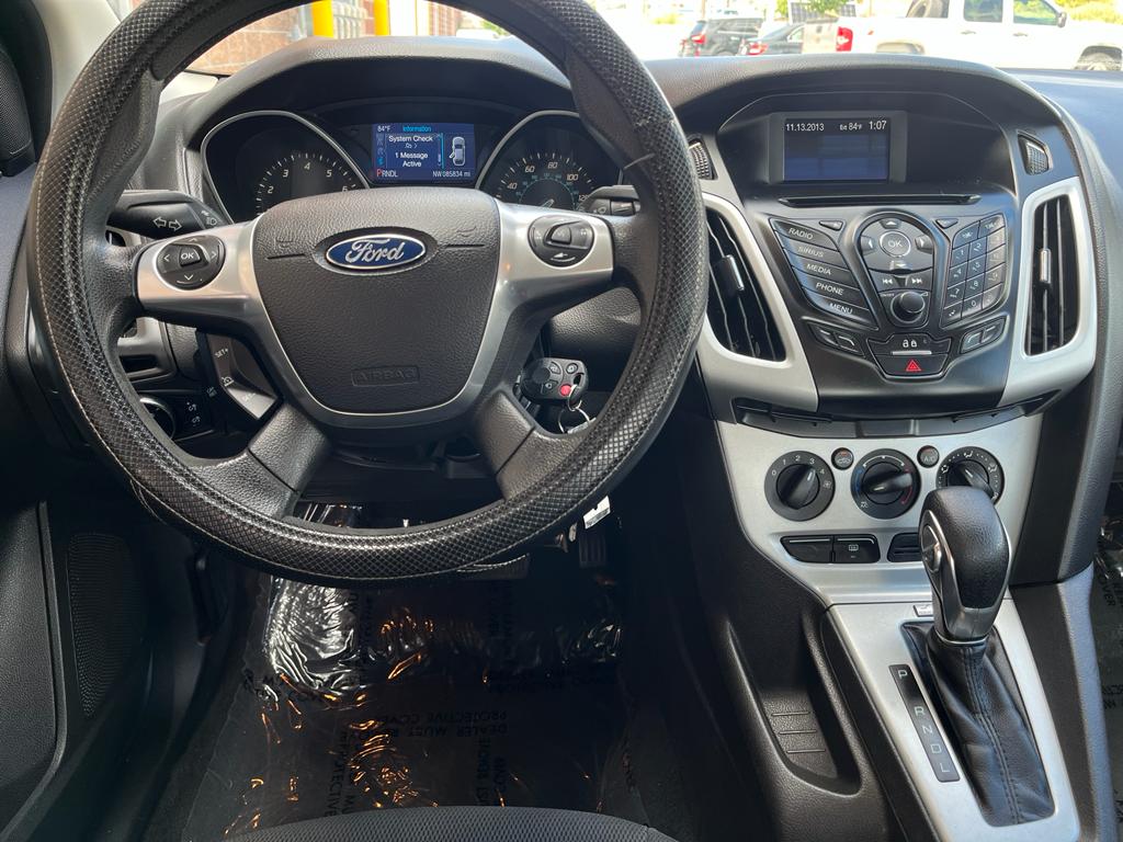 2014 Ford Focus SE Sedan 4D