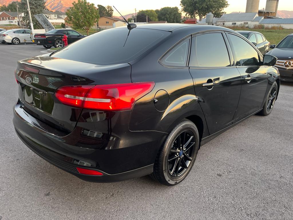 2017 Ford Focus SE Sedan 4D