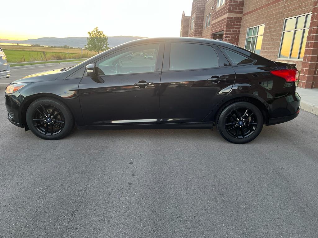 2017 Ford Focus SE Sedan 4D