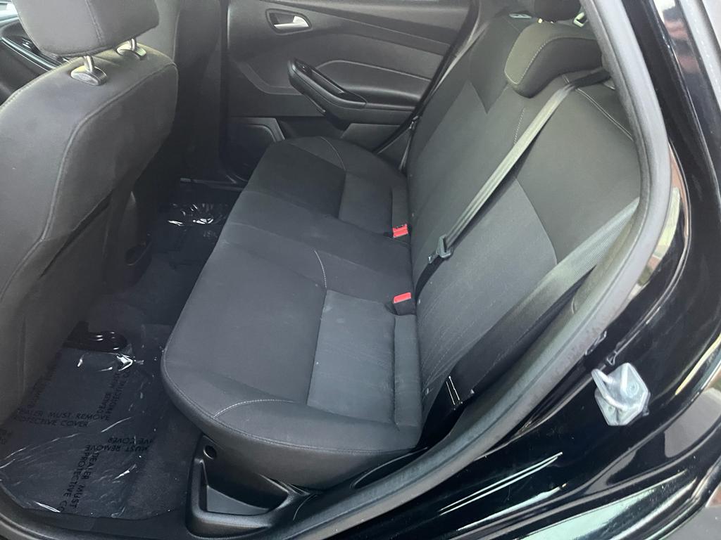 2017 Ford Focus SE Sedan 4D