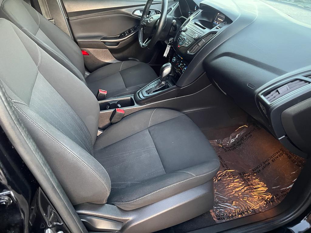 2017 Ford Focus SE Sedan 4D