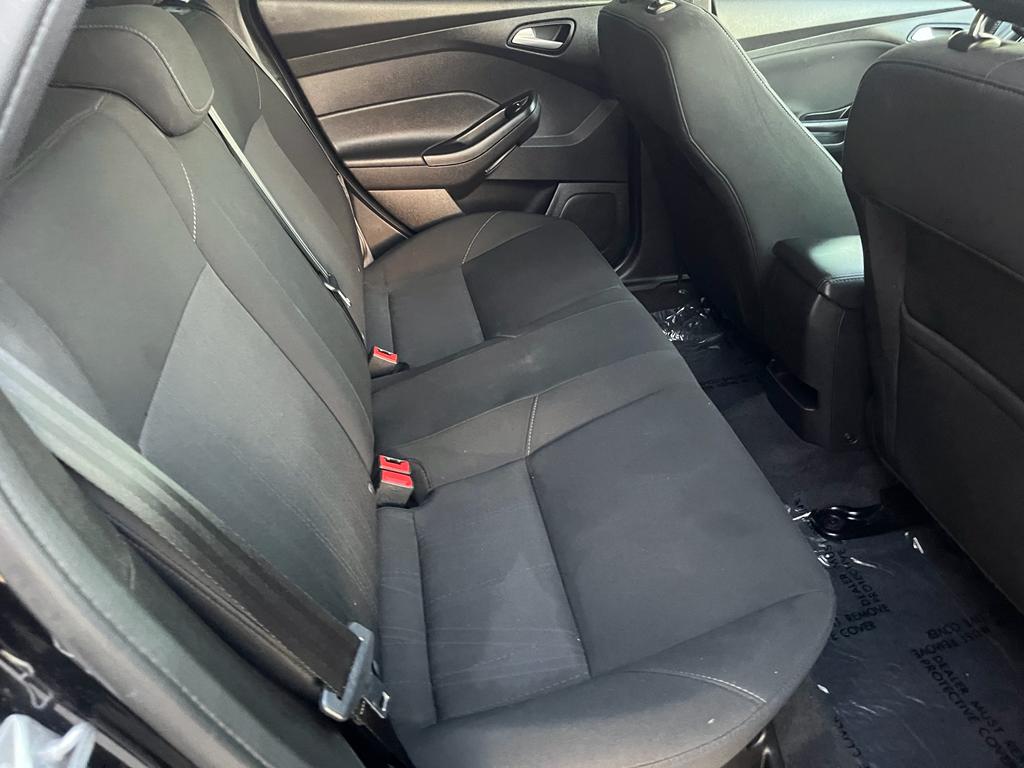 2017 Ford Focus SE Sedan 4D