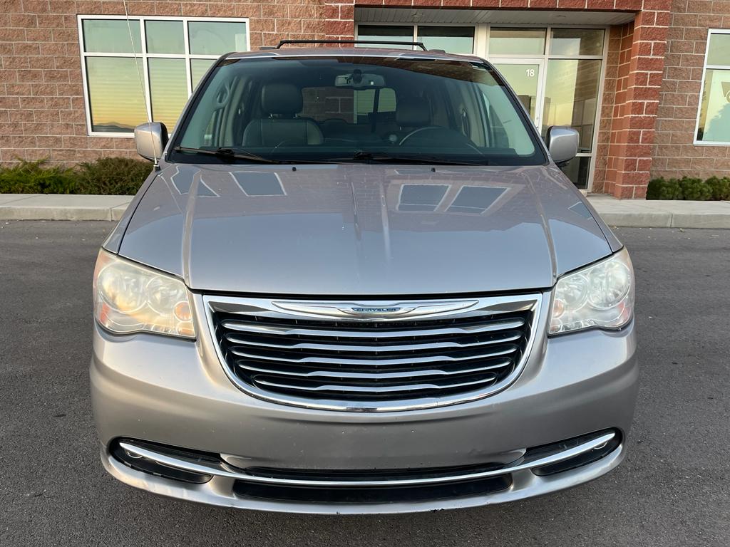 2014 Chrysler Town & Country Touring Minivan 4D