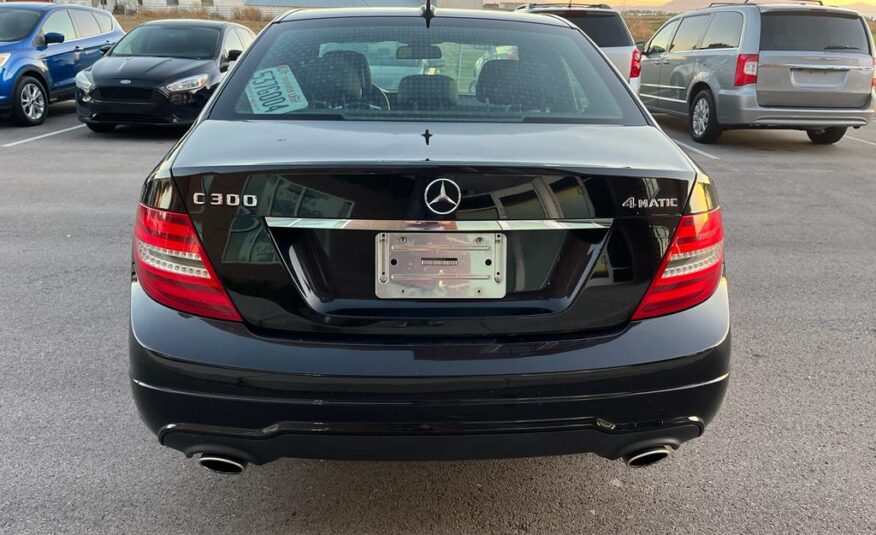 2013 Mercedes-Benz C-Class C 300 4MATIC Luxury Sedan 4D