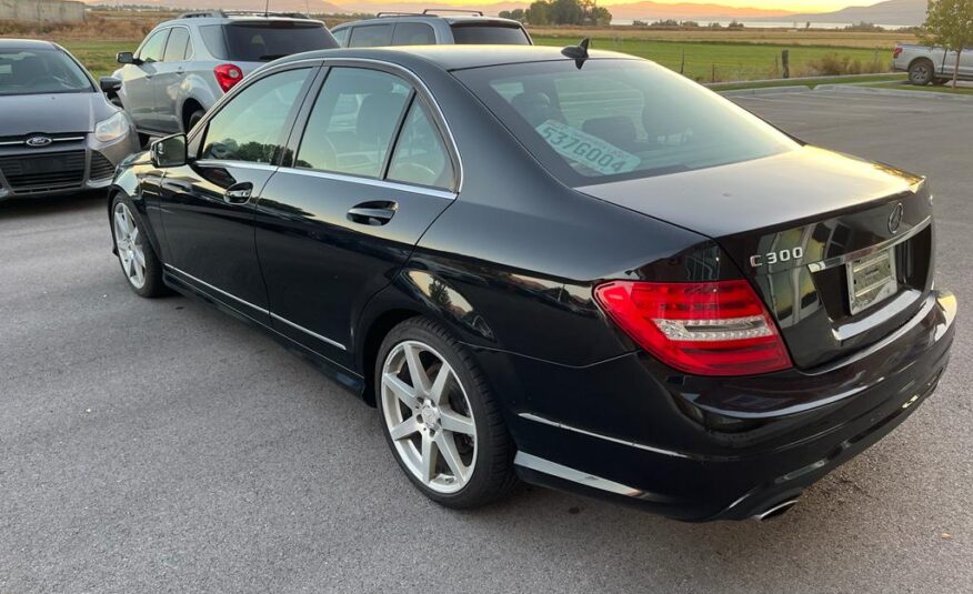 2013 Mercedes-Benz C-Class C 300 4MATIC Luxury Sedan 4D