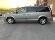 2014 Chrysler Town & Country Touring Minivan 4D