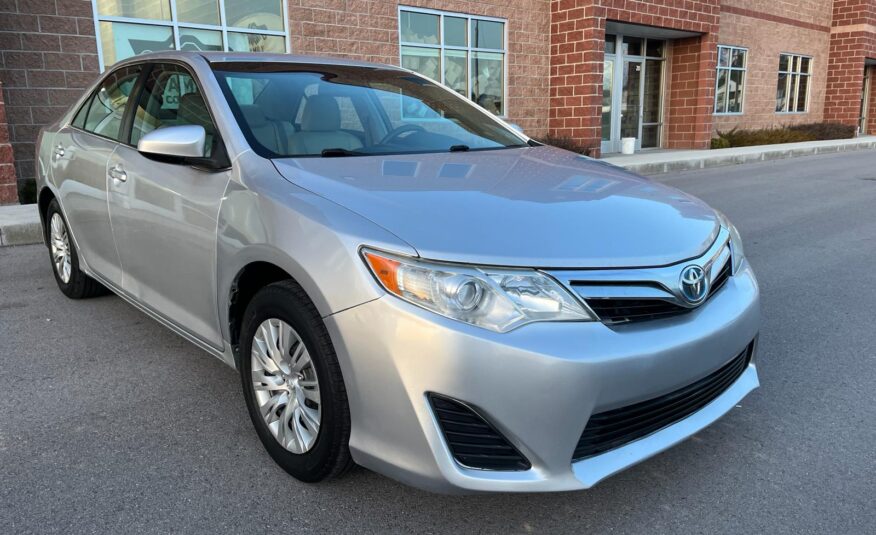 2014 Toyota Camry Hybrid LE Sedan 4D