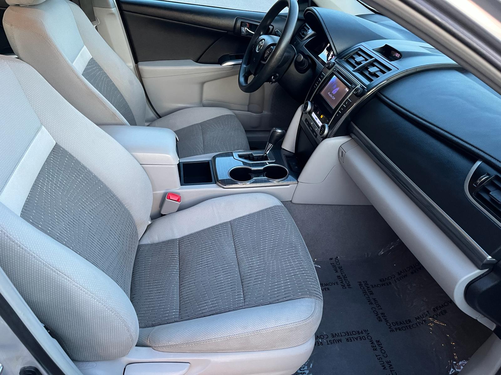 2014 Toyota Camry Hybrid LE Sedan 4D