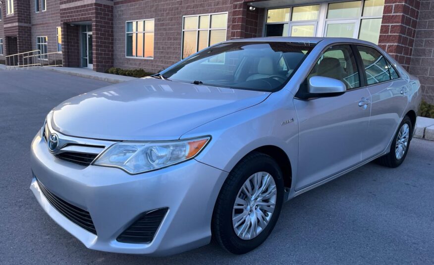 2014 Toyota Camry Hybrid LE Sedan 4D