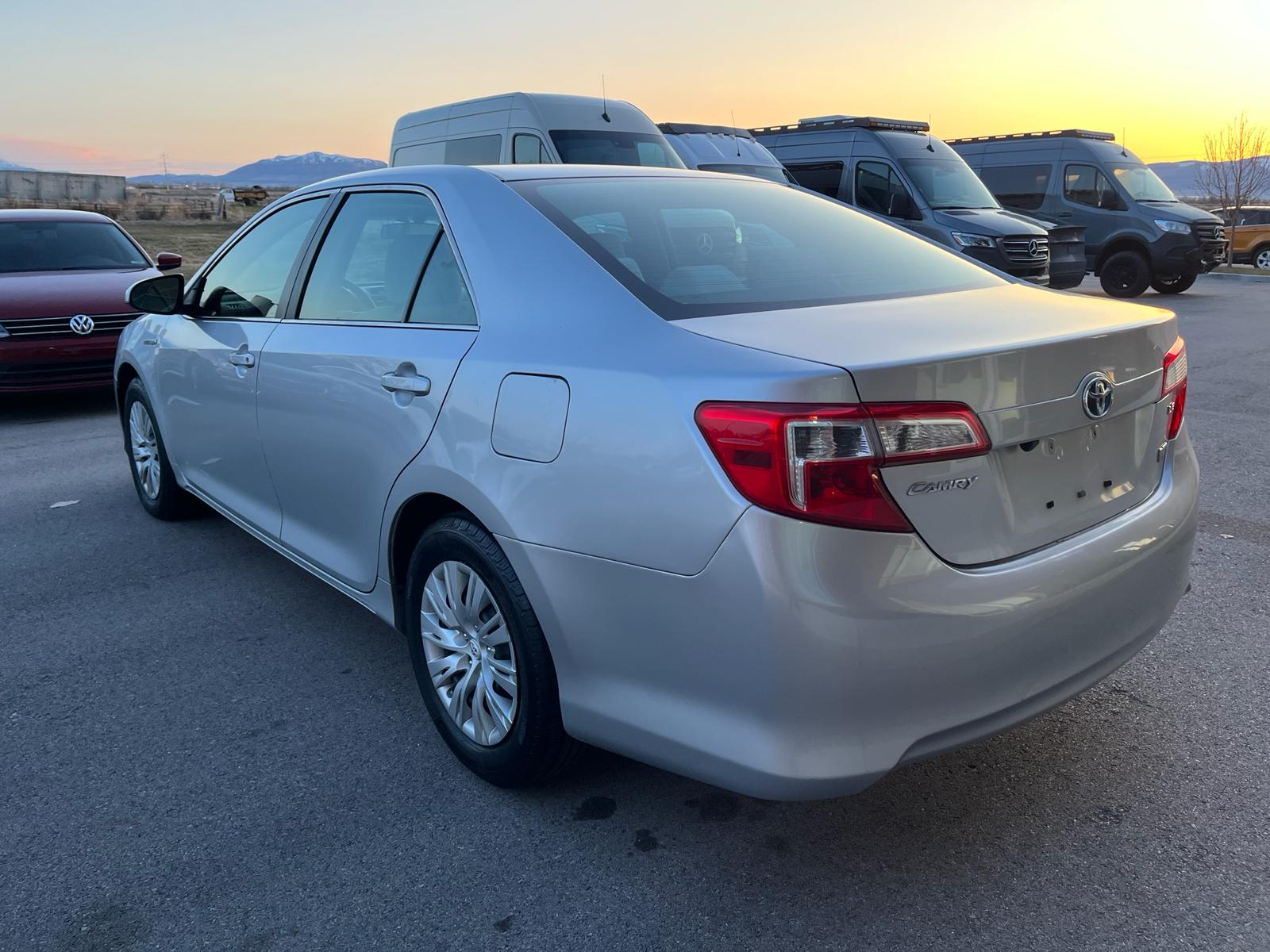 2014 Toyota Camry Hybrid LE Sedan 4D
