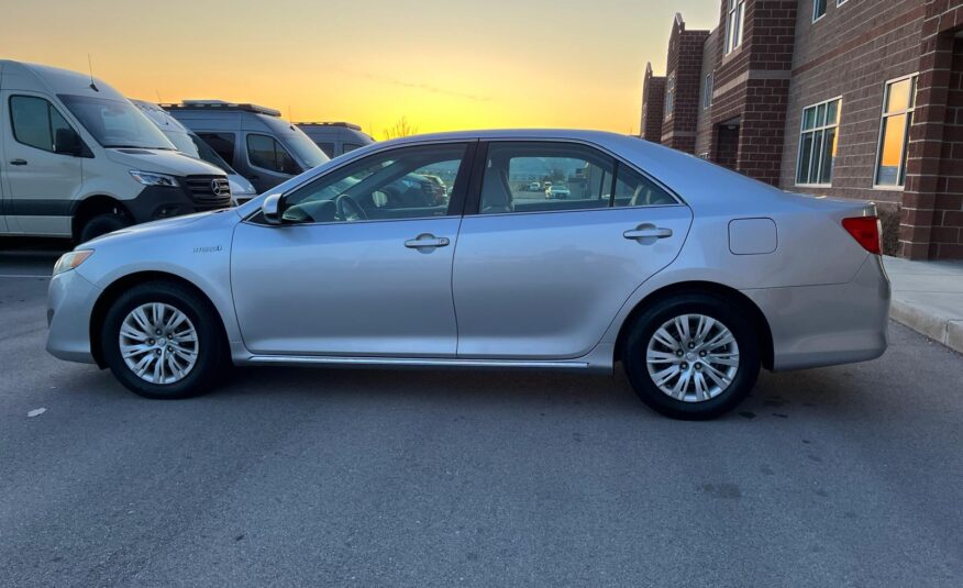 2014 Toyota Camry Hybrid LE Sedan 4D