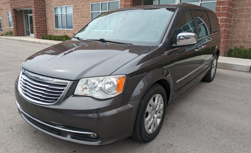 2016 Chrysler Town & Country Anniversary Edition Minivan 4D