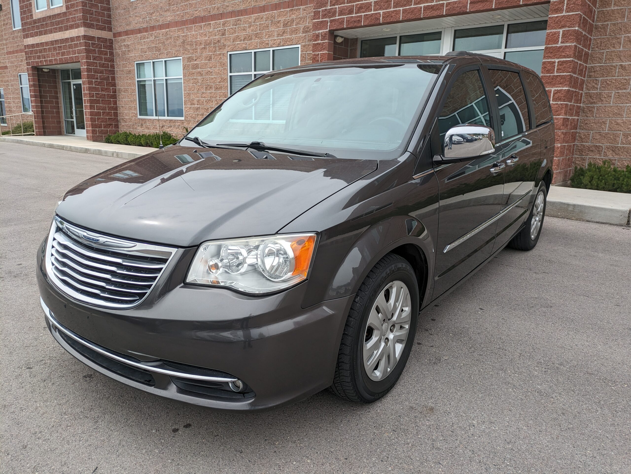 2016 Chrysler Town & Country Anniversary Edition Minivan 4D