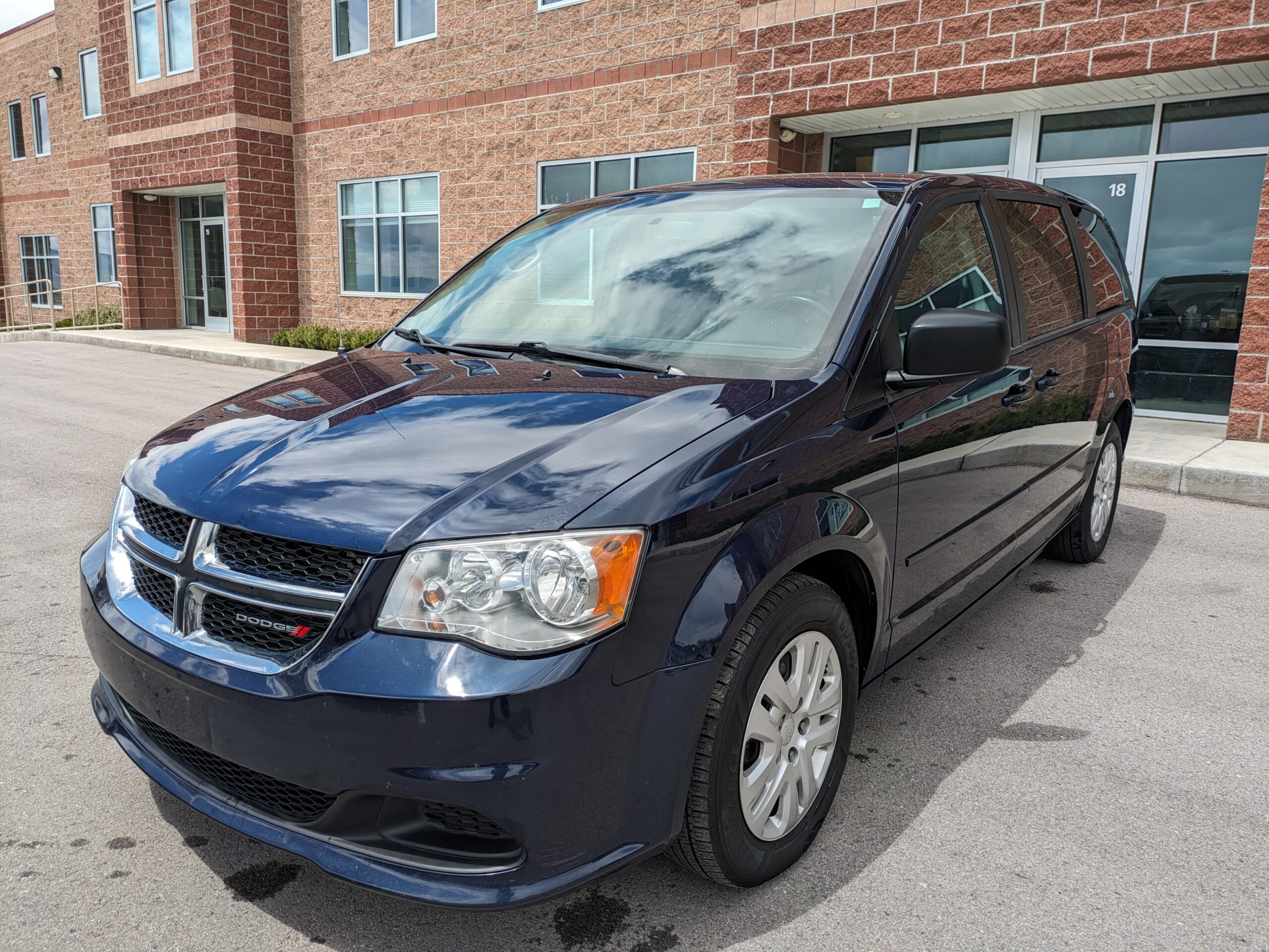2015 Dodge Grand Caravan Passenger SE Plus Minivan 4D