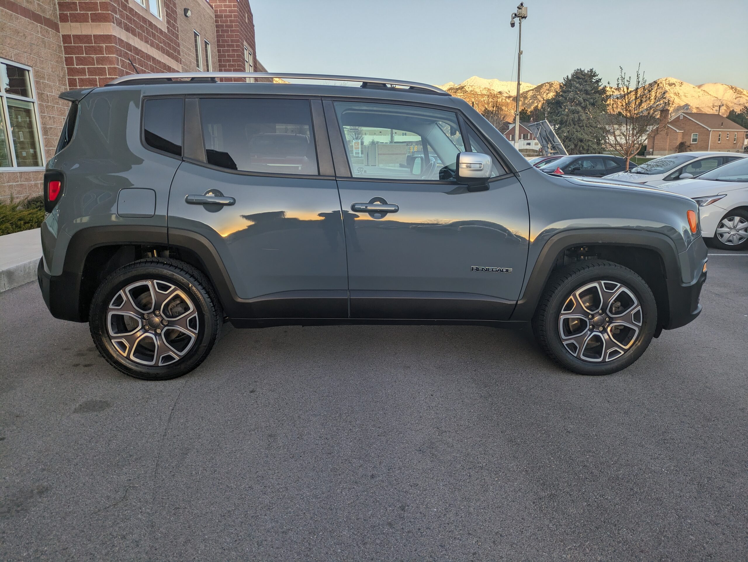 2017 Jeep Renegade Limited Sport Utility 4D