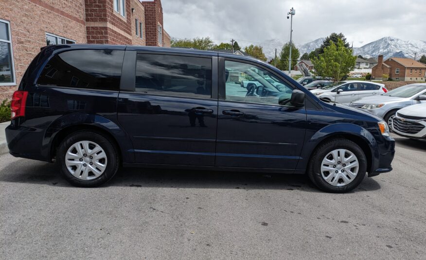 2015 Dodge Grand Caravan Passenger SE Plus Minivan 4D