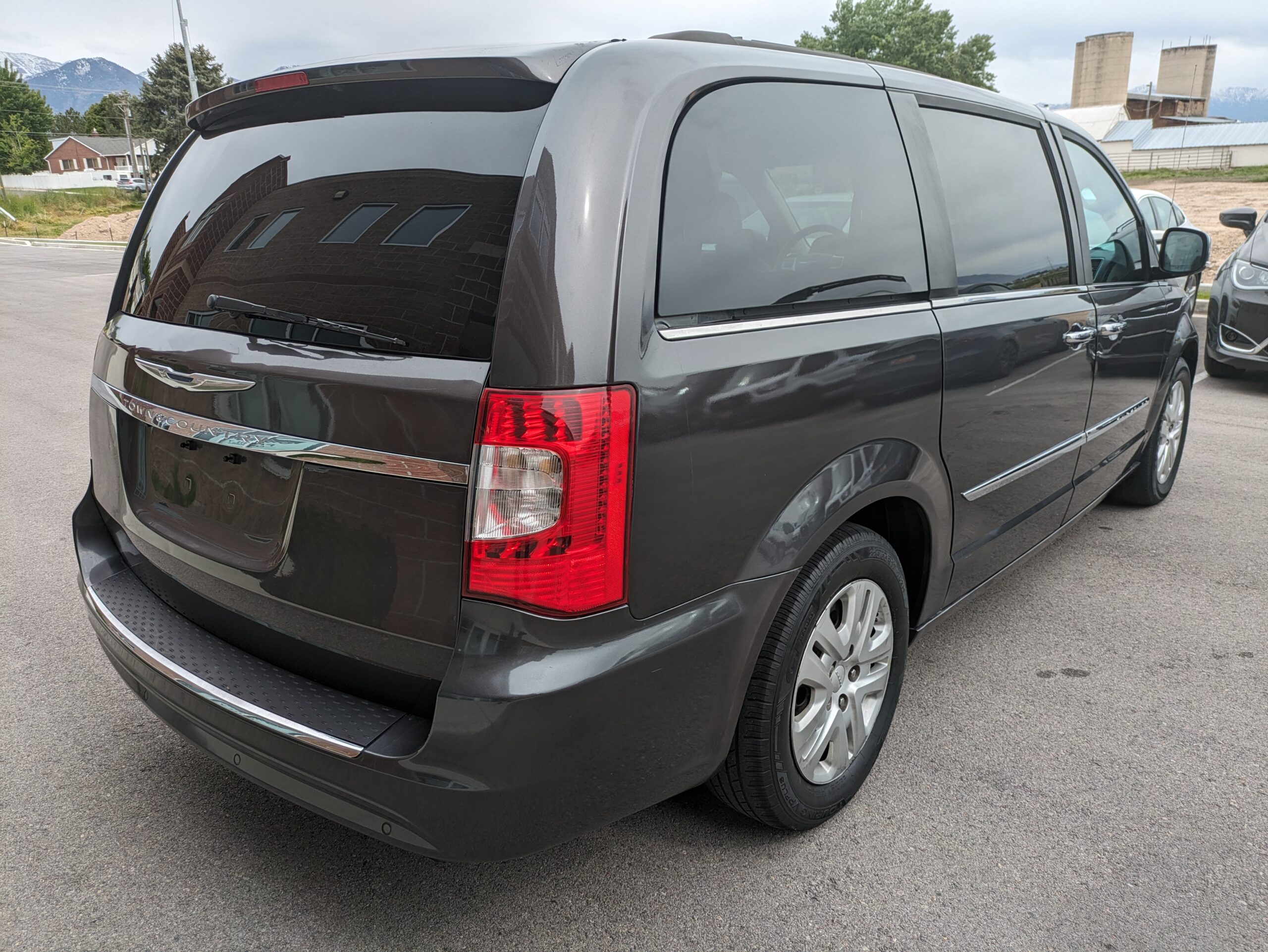 2016 Chrysler Town & Country Anniversary Edition Minivan 4D