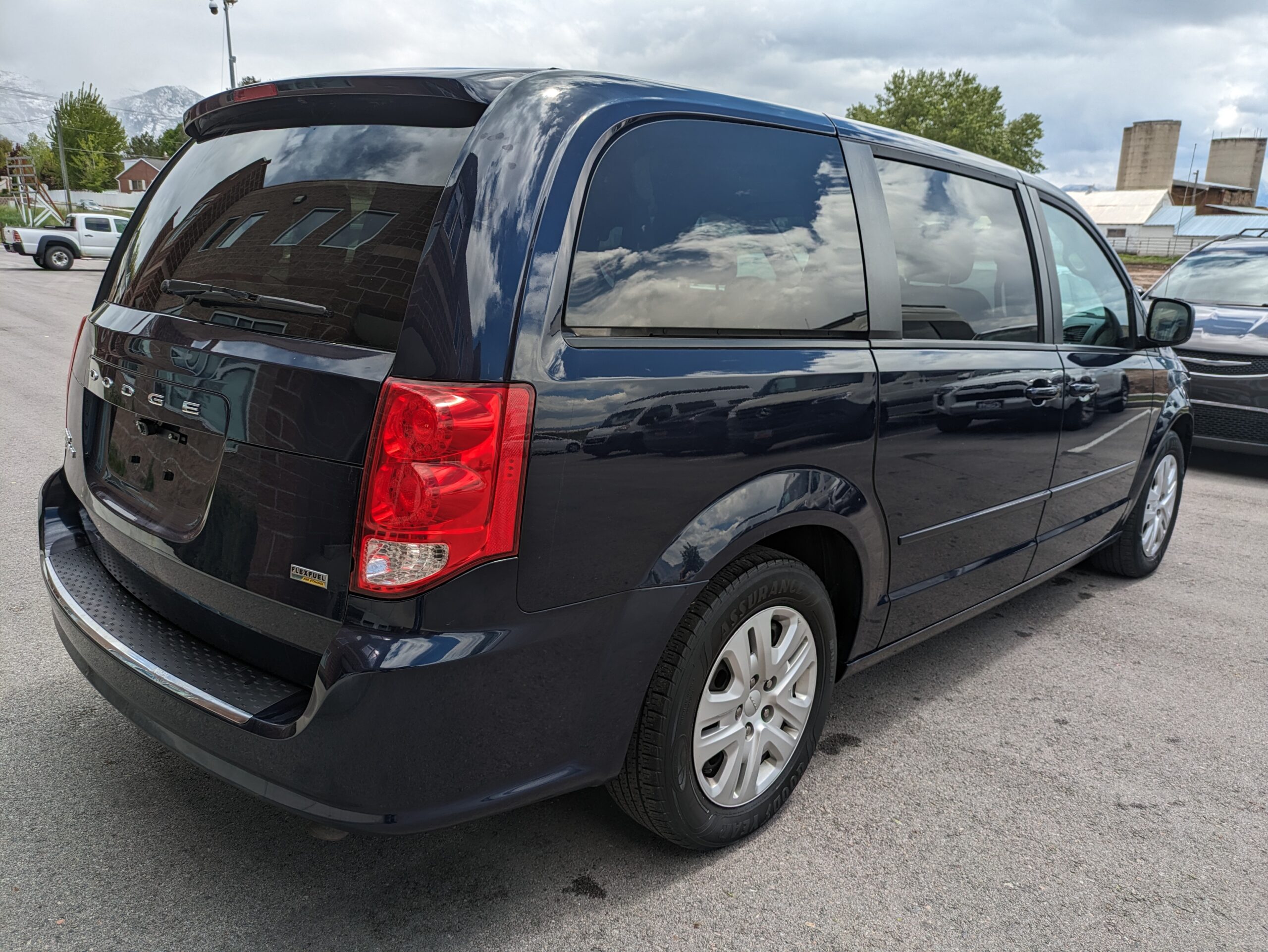 2015 Dodge Grand Caravan Passenger SE Plus Minivan 4D