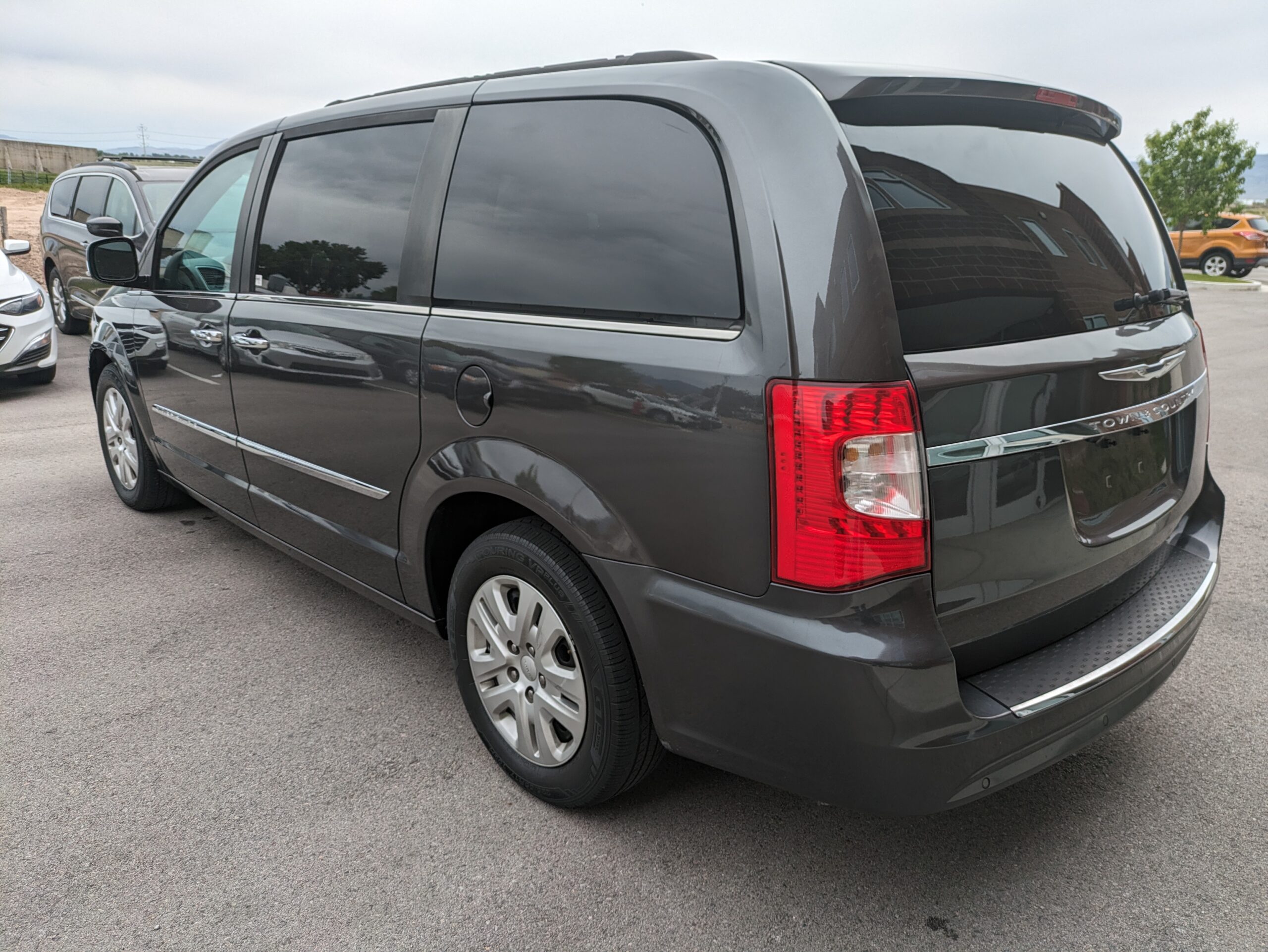 2016 Chrysler Town & Country Anniversary Edition Minivan 4D