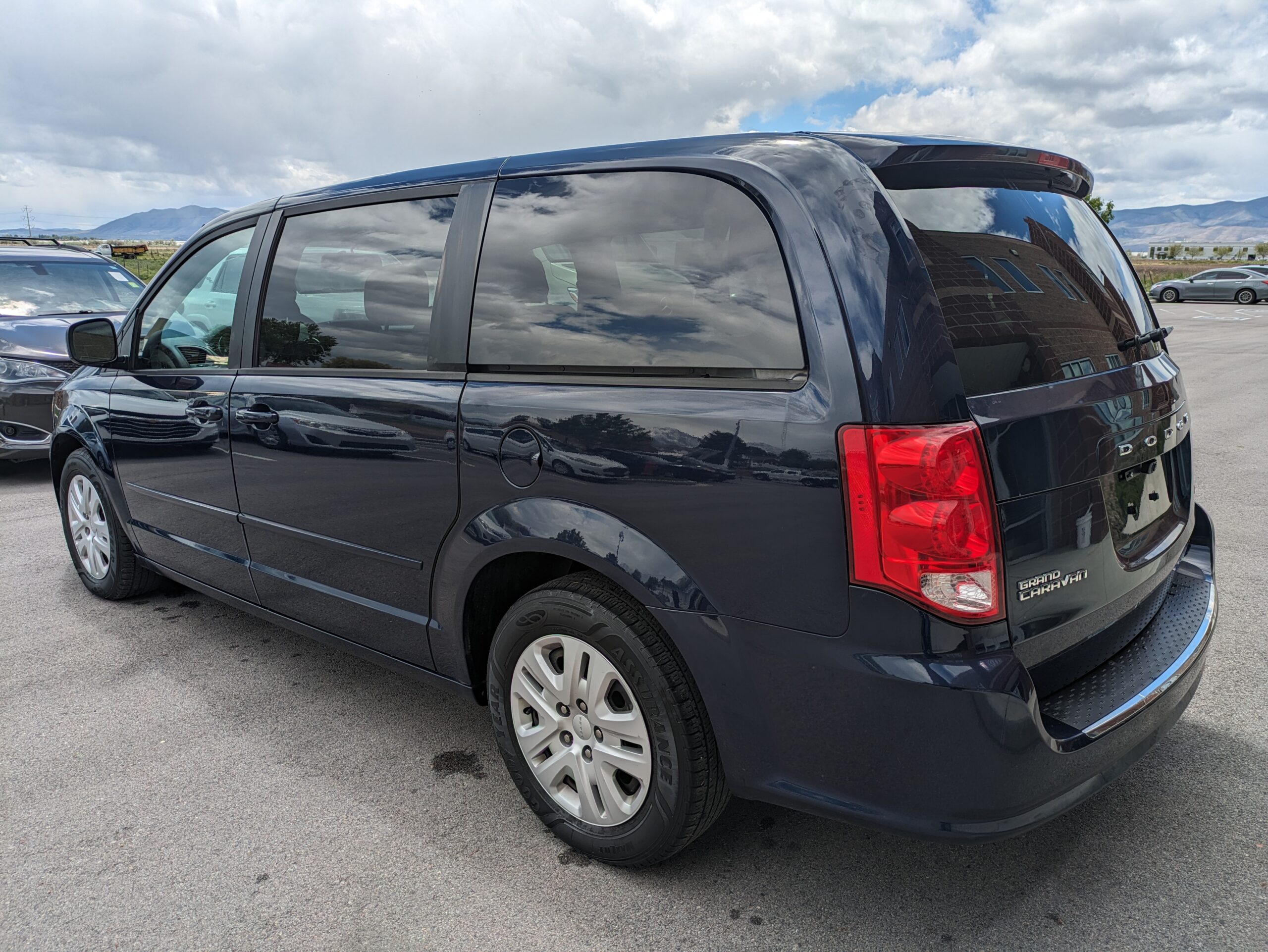 2015 Dodge Grand Caravan Passenger SE Plus Minivan 4D