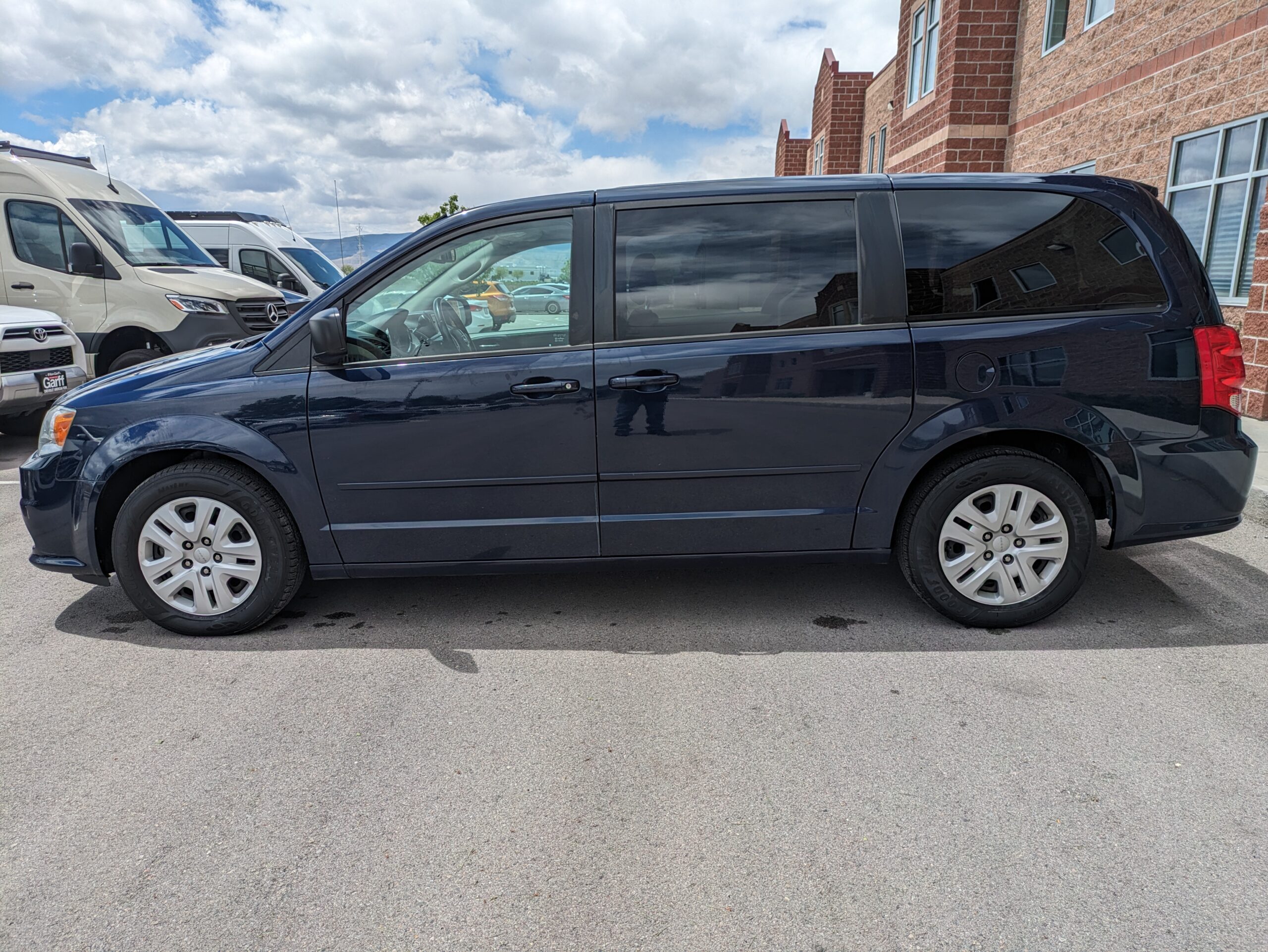 2015 Dodge Grand Caravan Passenger SE Plus Minivan 4D