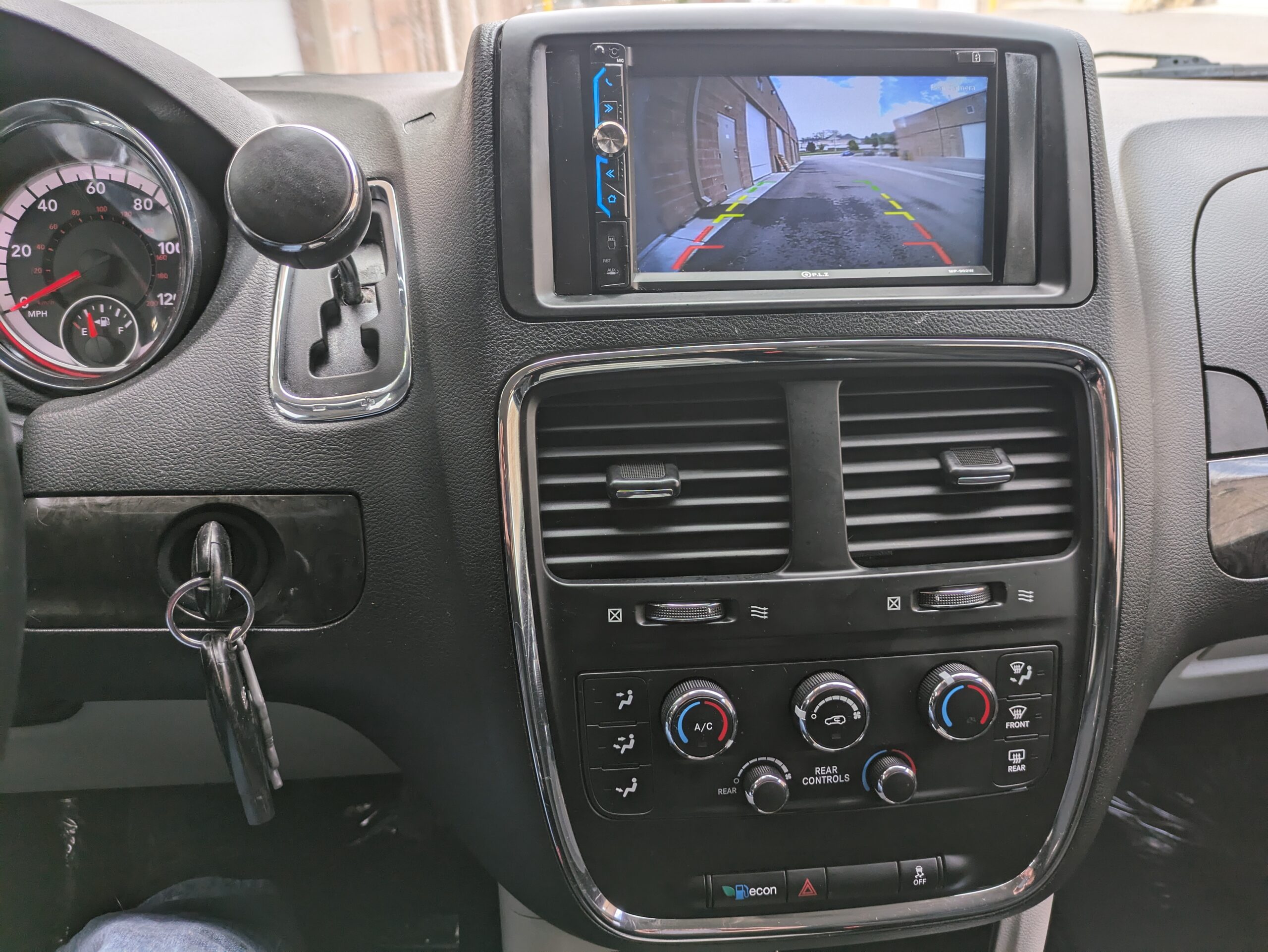 2015 Dodge Grand Caravan Passenger SE Plus Minivan 4D