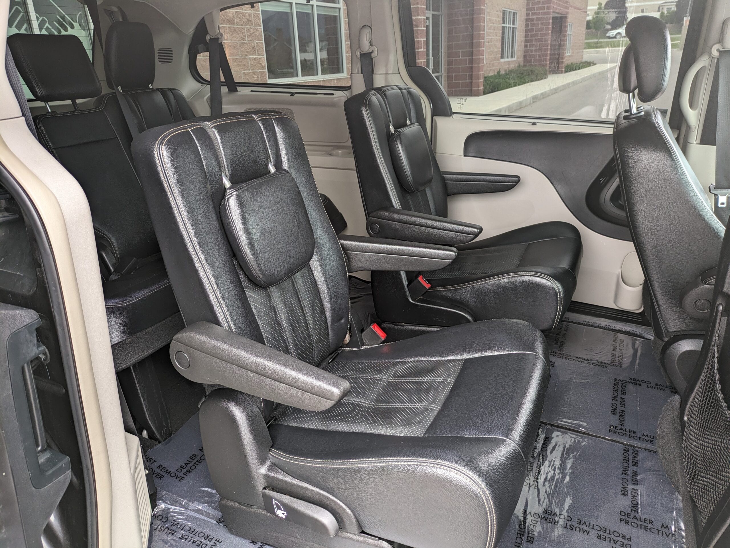 2016 Chrysler Town & Country Anniversary Edition Minivan 4D