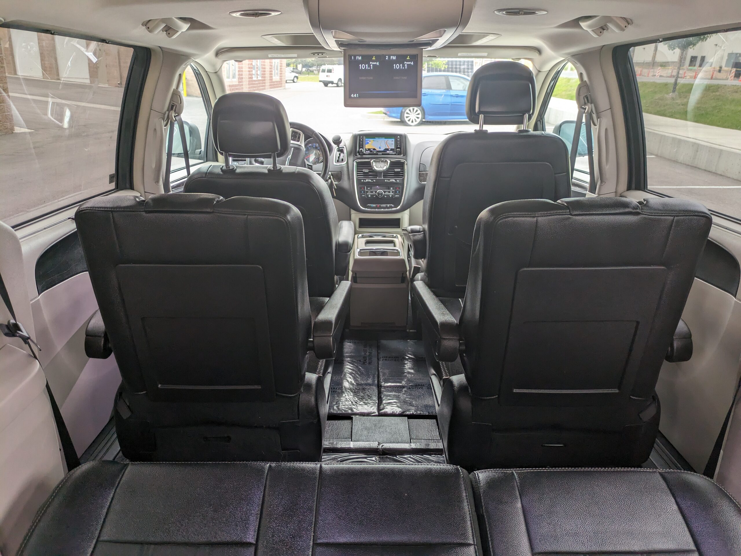 2016 Chrysler Town & Country Anniversary Edition Minivan 4D