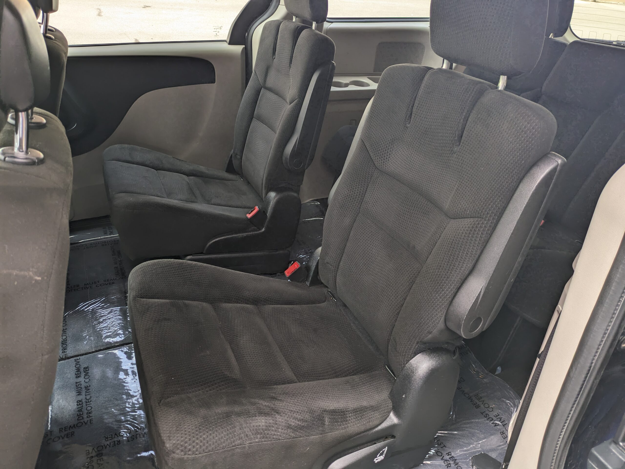 2015 Dodge Grand Caravan Passenger SE Plus Minivan 4D