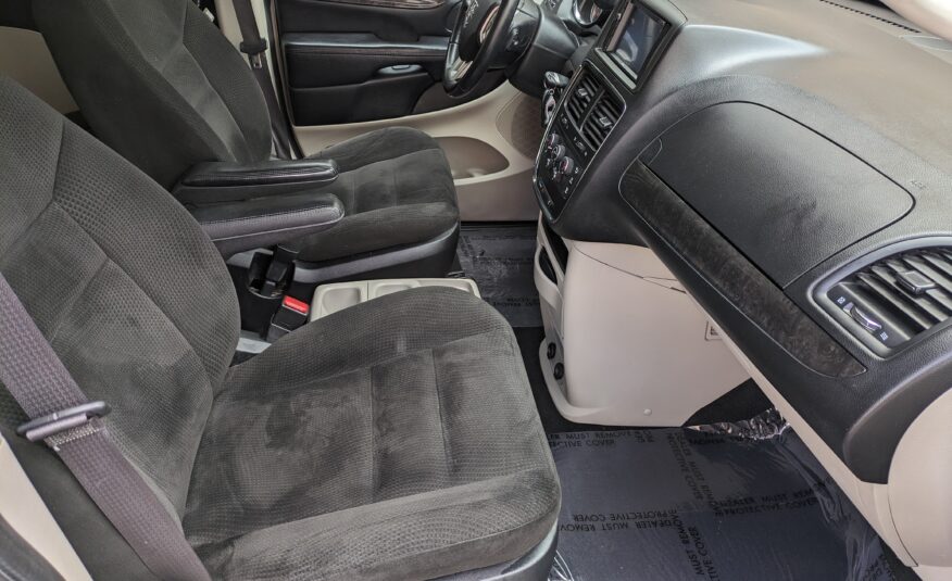 2015 Dodge Grand Caravan Passenger SE Plus Minivan 4D